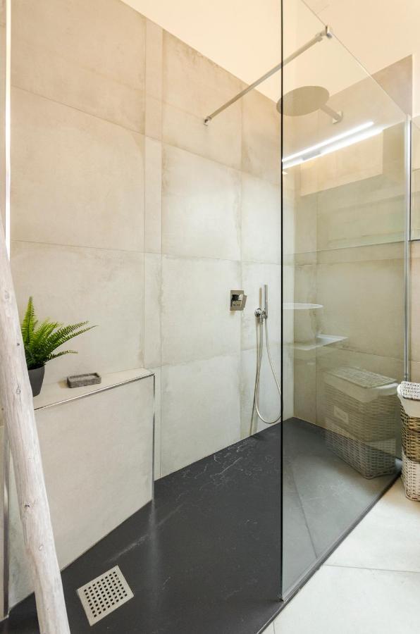 Cartoleria Suite: Spazioso, Moderno E Centrale Bologna Bagian luar foto